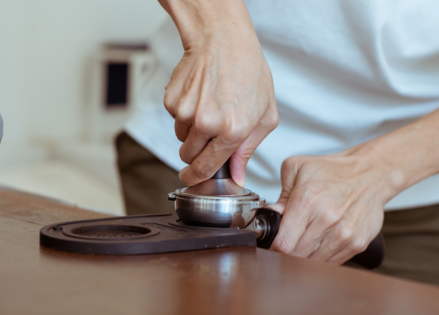 HOW TO PERFECTLY TAMP YOUR ESPRESSO SHOT